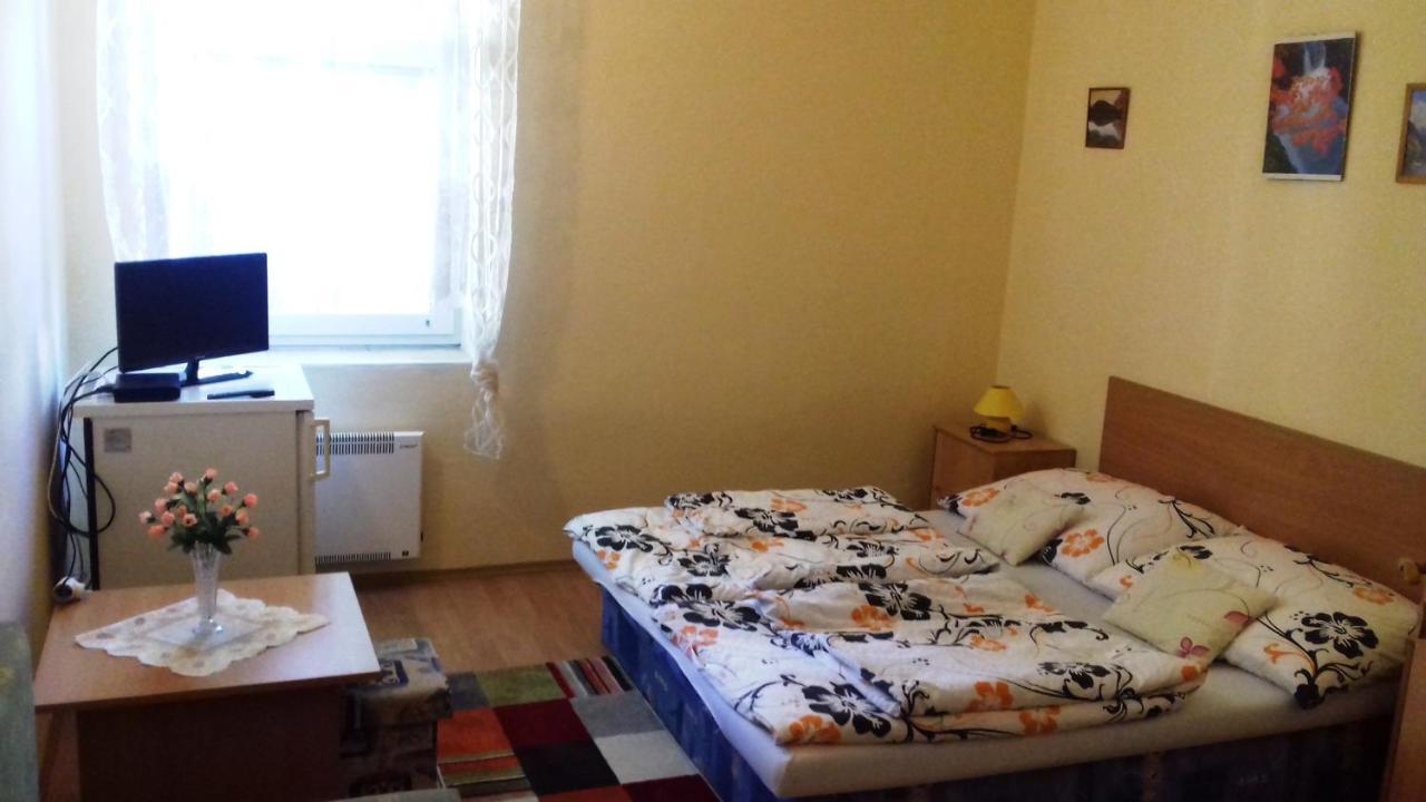 Penzion Rose Štúrovo Exterior foto