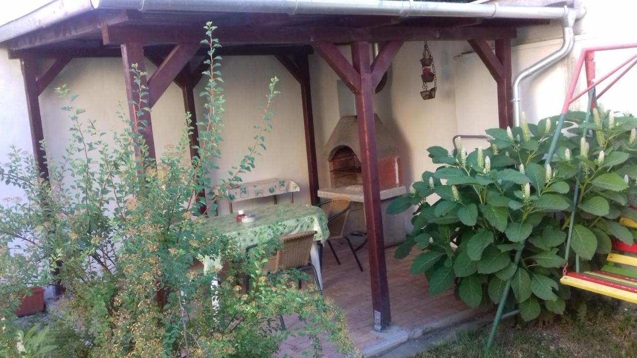 Penzion Rose Štúrovo Exterior foto